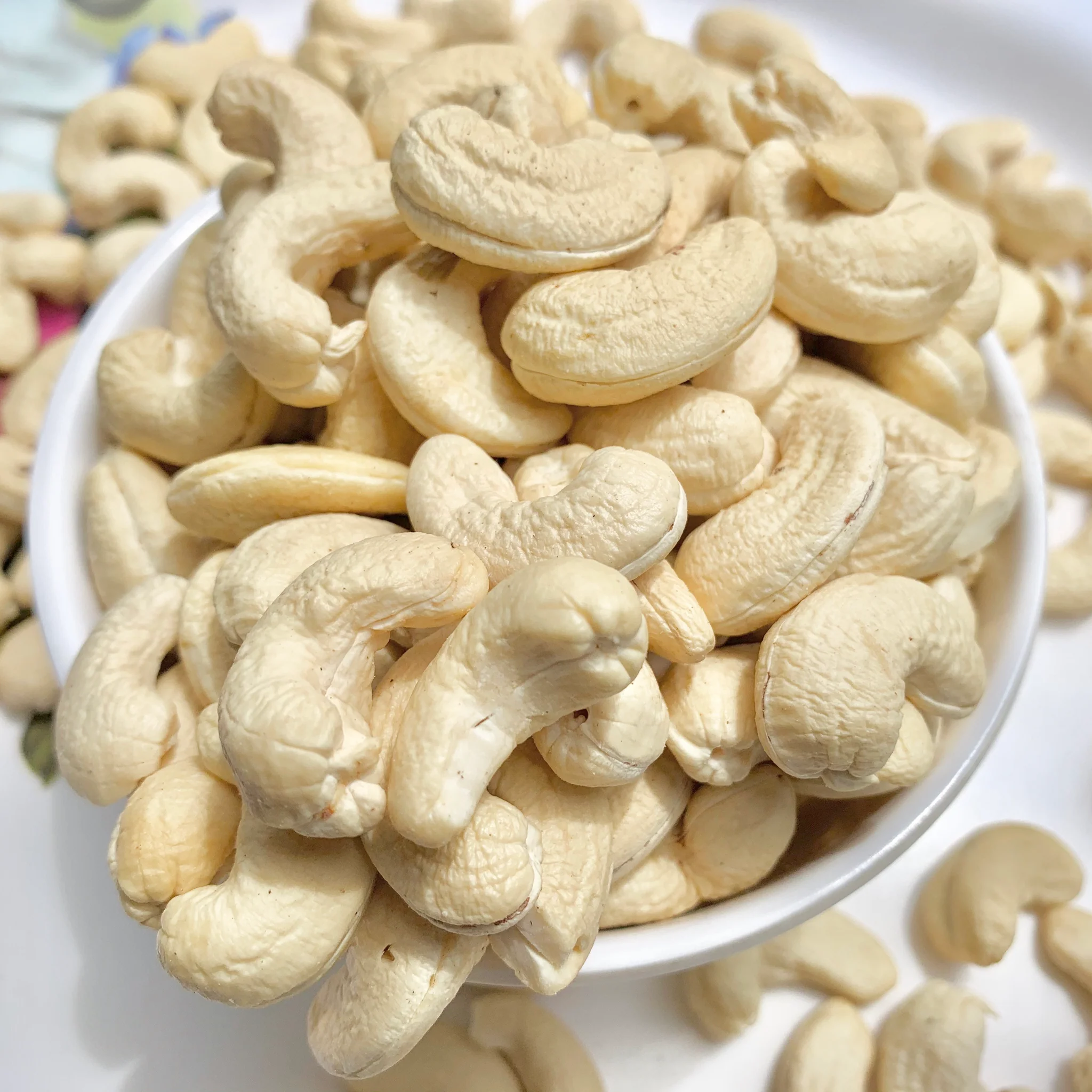 Premium Kashmiri Cashews (Kaju) – Fresh, Crunchy & Rich in Protein | Buy Online from Kashmir Foods 1 Premium Kashmiri Cashews (Kaju) – Fresh, Crunchy & Rich in Protein | Buy Online from Kashmir Foods